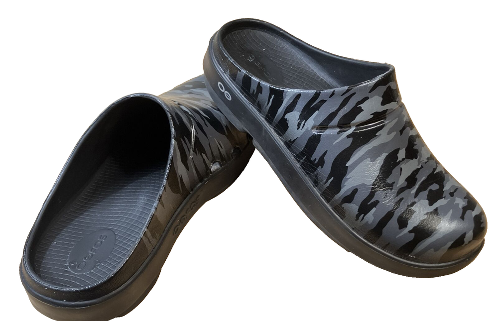 Oofos Oocloog Black Gray Camo Recovery Clogs Comfort Slip On Women 10 / Men 8