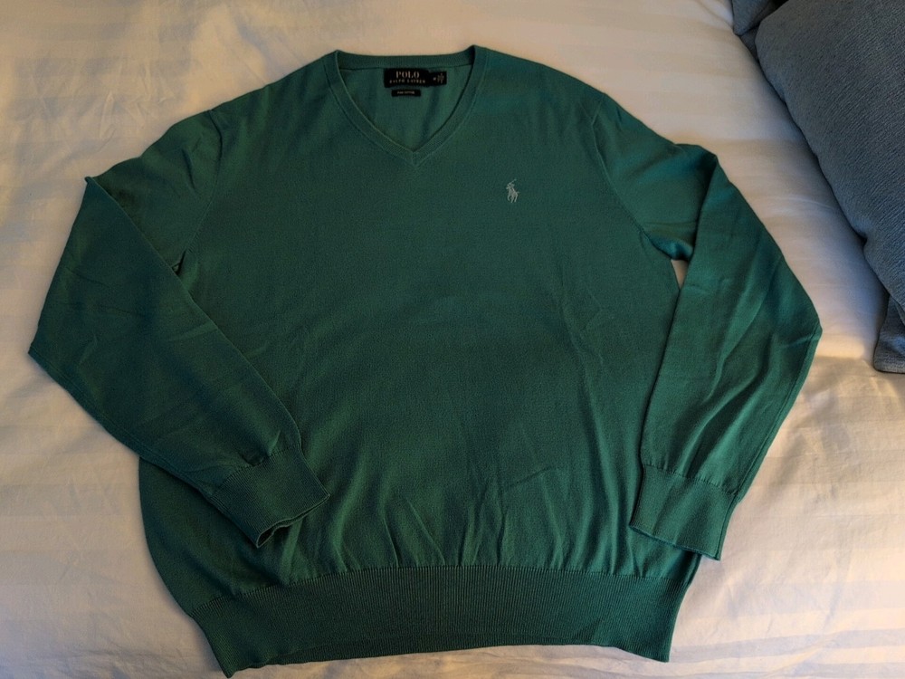 Ralph Lauren Men's V-Neck Sweater Medium
