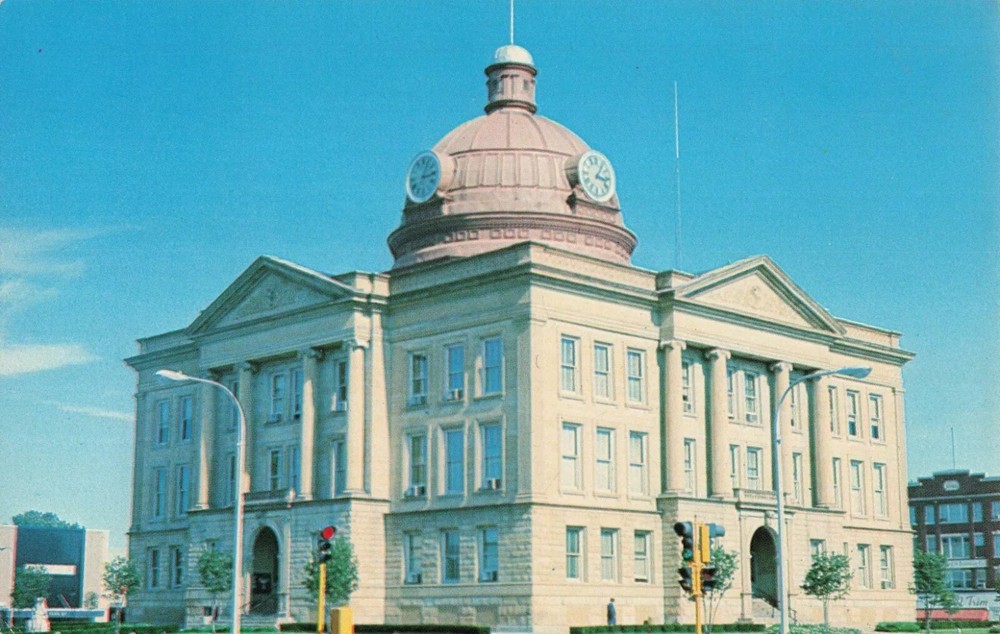 Logan County Court House - Lincoln Illinois IL - Postcard