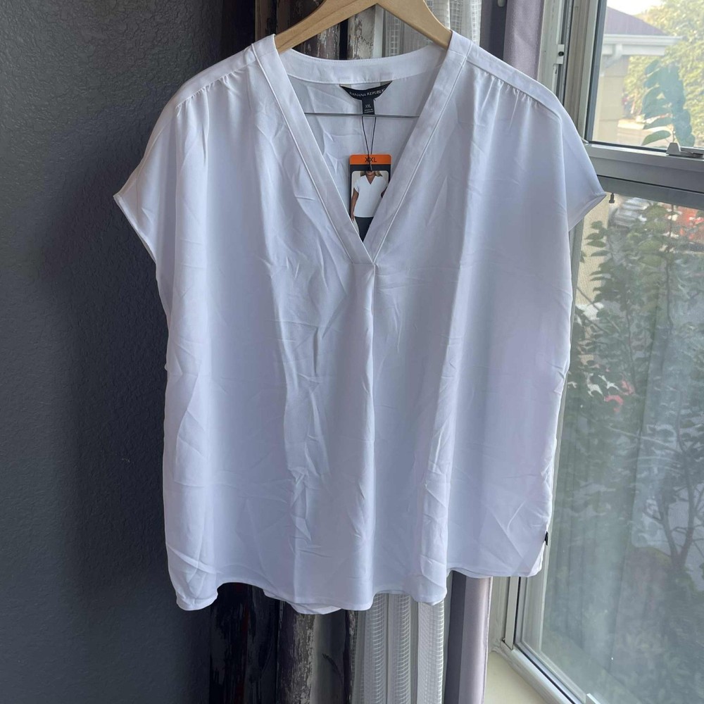 NWT Banana Republic White V-Neck Sleeveless Blouse Size XXL