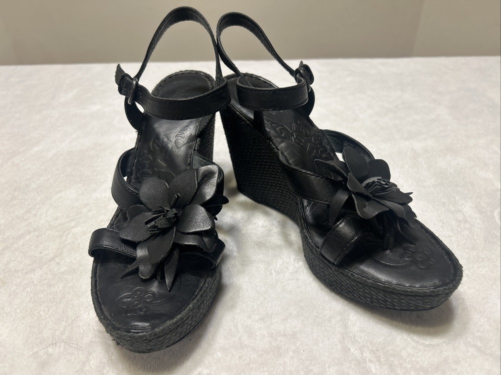 Born Women’s Sandals Size 9 Black Leather Flower Wedge Platform Leather Strappy