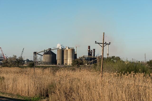 Photo:Port Arthur Texas Sabine Pass Industrial Plant 2014 Roadside Scene