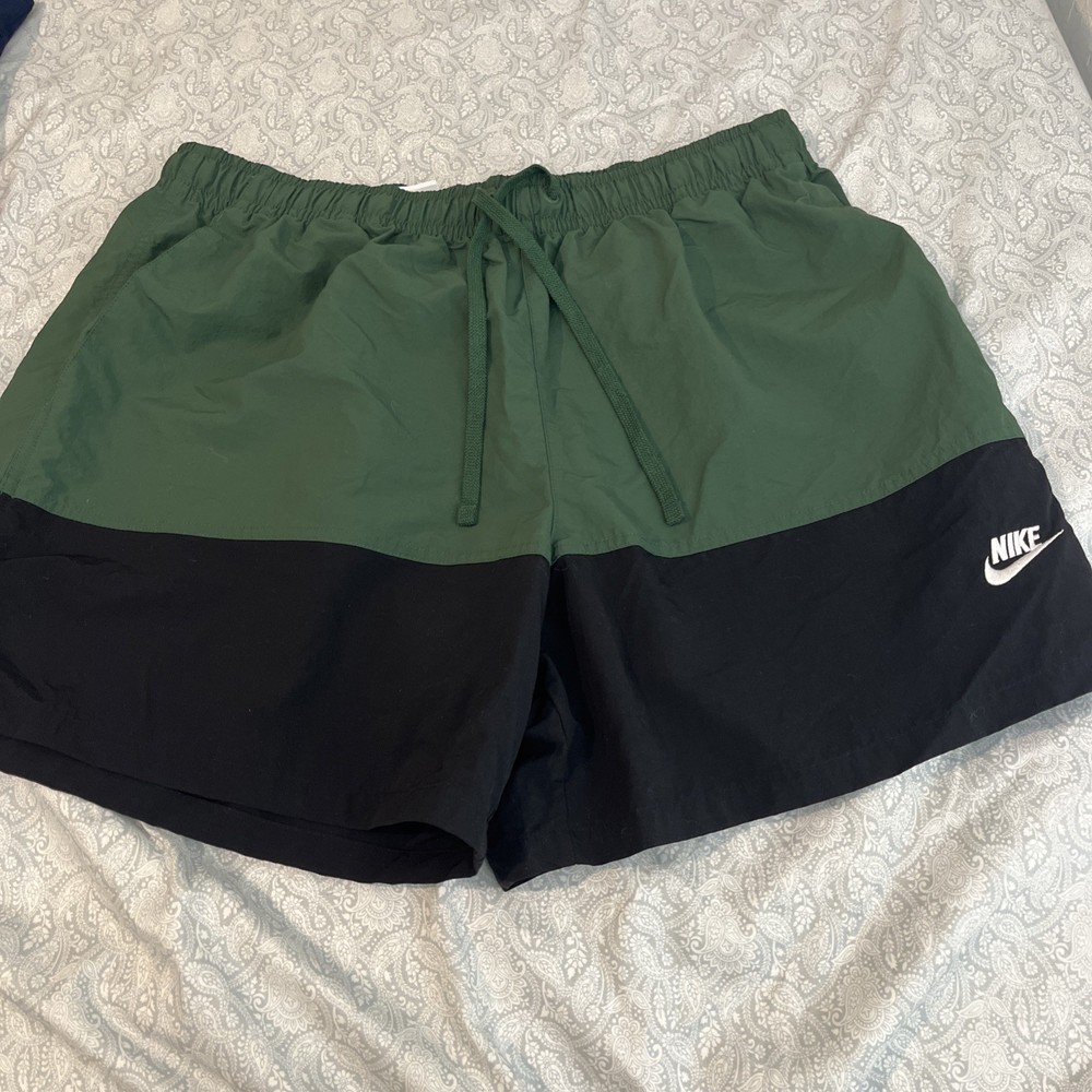 Nike Men’s Swim Trunks Shorts Green Black Colorblock XXL Drawstring Pockets