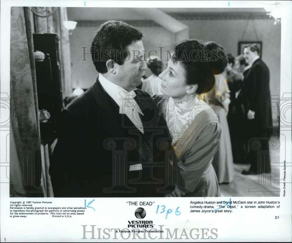 1987 Press Photo Angelica Huston & Donal McCann in 