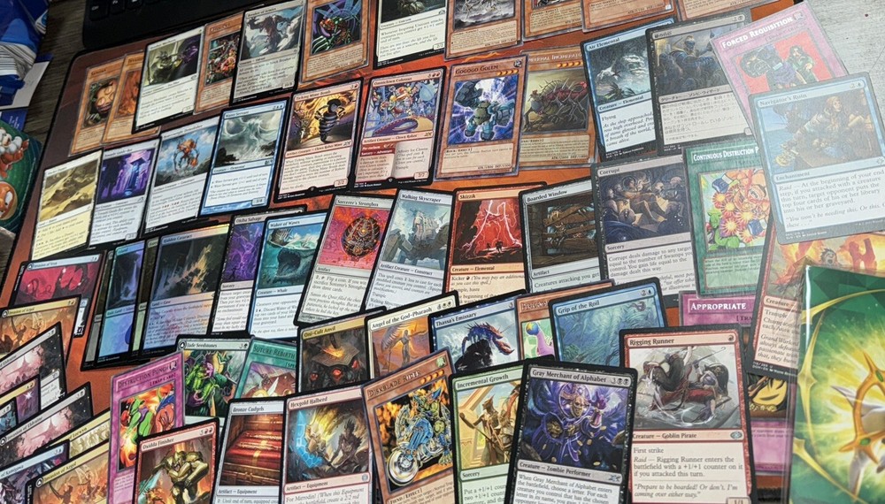 50 Rare & Uncommon Yu-Gi-Oh MTG Cards In Sealed Binder