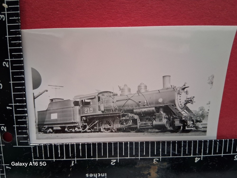 UNIDENTIFIED RAILROAD 2-8-0 LOCOMOTIVE #219 PHOTO TAKING WATER 1940s