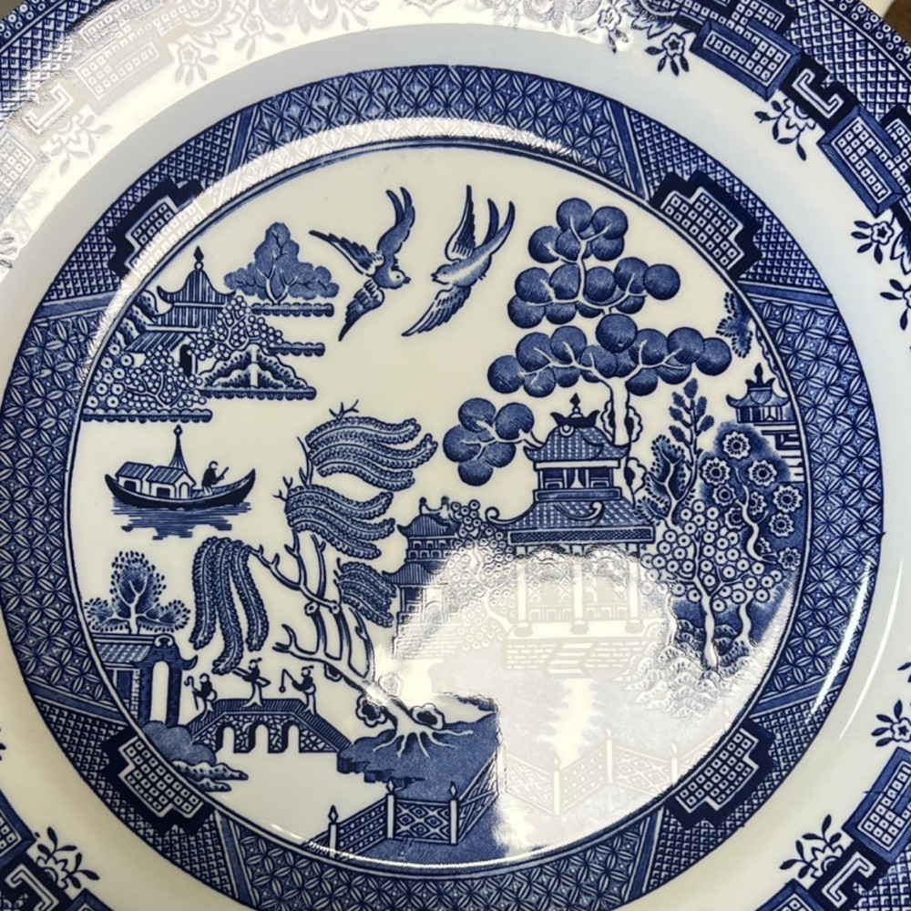 Blue Willow Blue & White Ceramic Dinner Plate, Round Glossy Oriental Asian