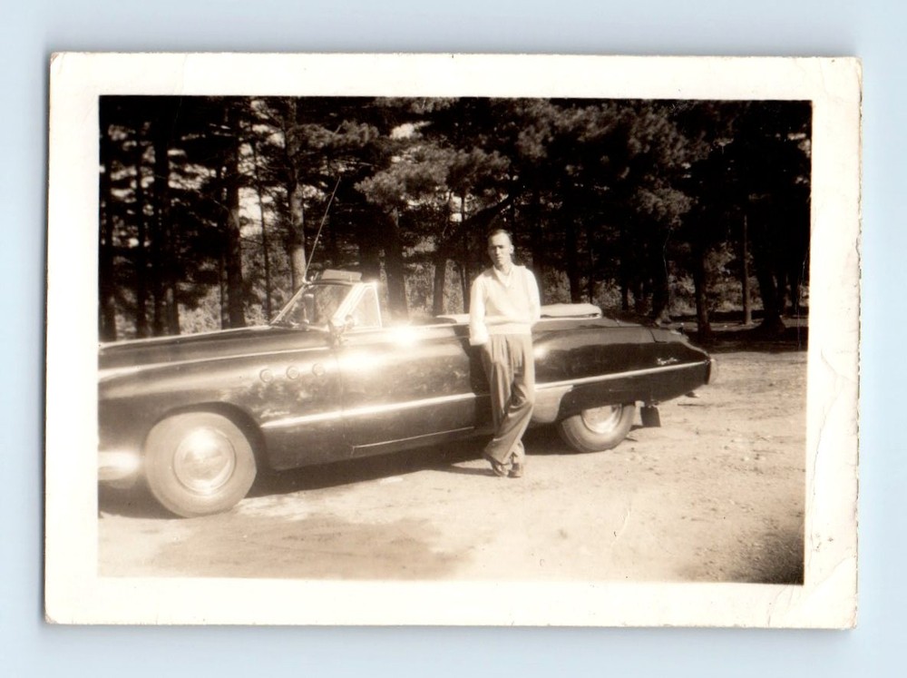 Old Vintage Photo SOLO MAN 1949 BUICK SUPER CONVERTIBLE CLASSIC CAR PIC SNAPSHOT