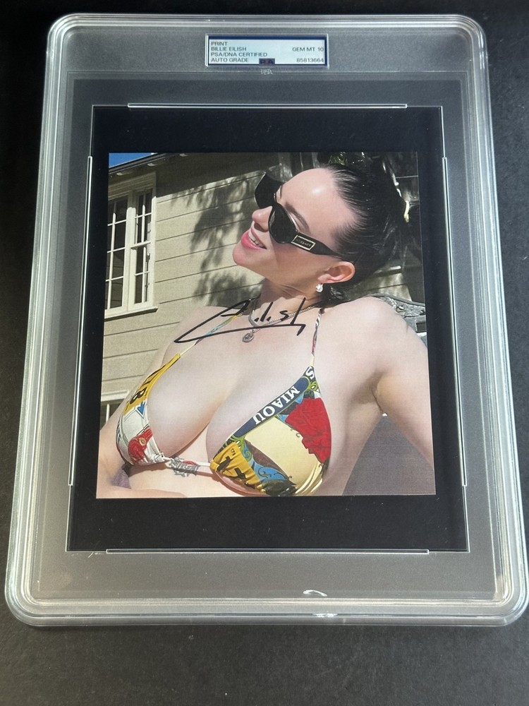 Billie Eilish Signed 7x8 Swimsuit Photo PSA/DNA 10 Encapsulated AUTOPROBSTEIN is actively accepting consignments !!