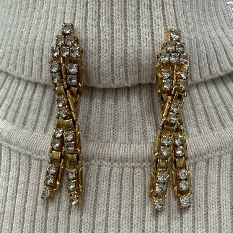 Vintage Gold Tone Rhinestone Dangle Drop Clip-On Earrings Rectangular Fashion