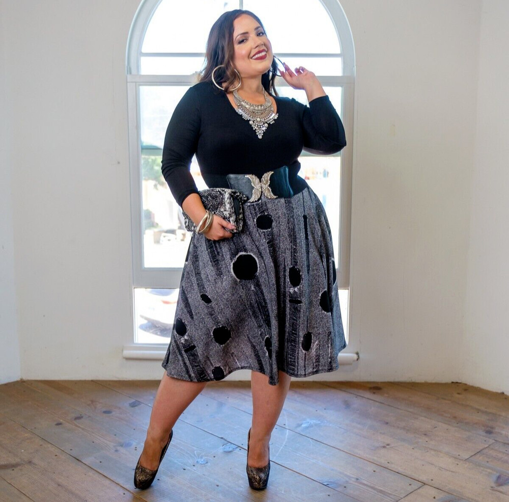 Knee Length Circle Skirt w/Side Pockets Black & White Womans 2x...