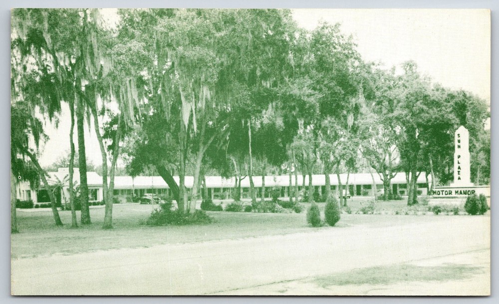 Roadside~Sun Plaza Motor Manor Motel Street View~Green Tint~Vintage Postcard