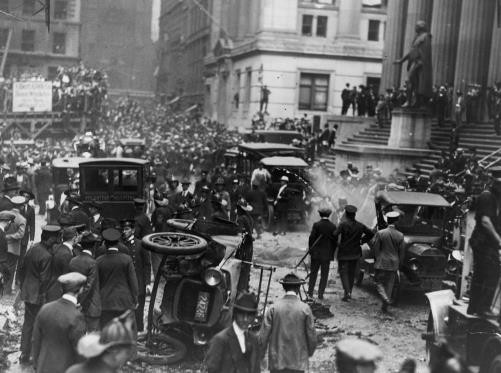Crowd,Explosion on Wall Street,Ambulance,September 16,1920,New York,NY,disaster