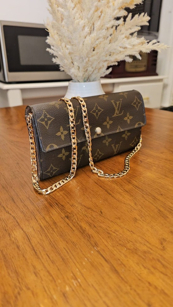 Louis Vuitton Monogram Sarah Wallet