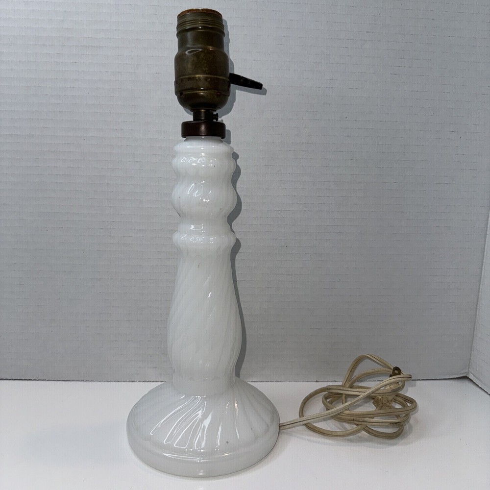 Vintage Milk Glass Table Lamp Works