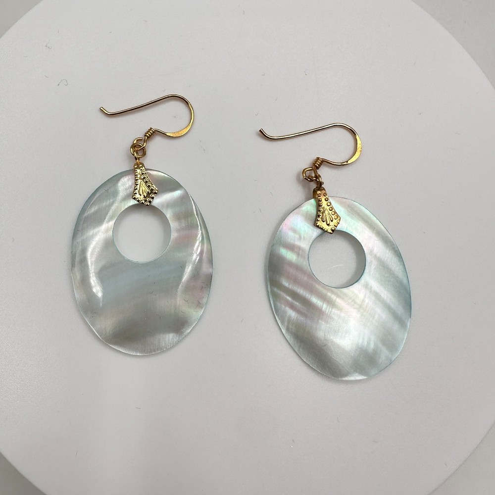Vintage 90s Mother of Pearl Oval Dangle Earrings Gold Tone Women's Jewelry