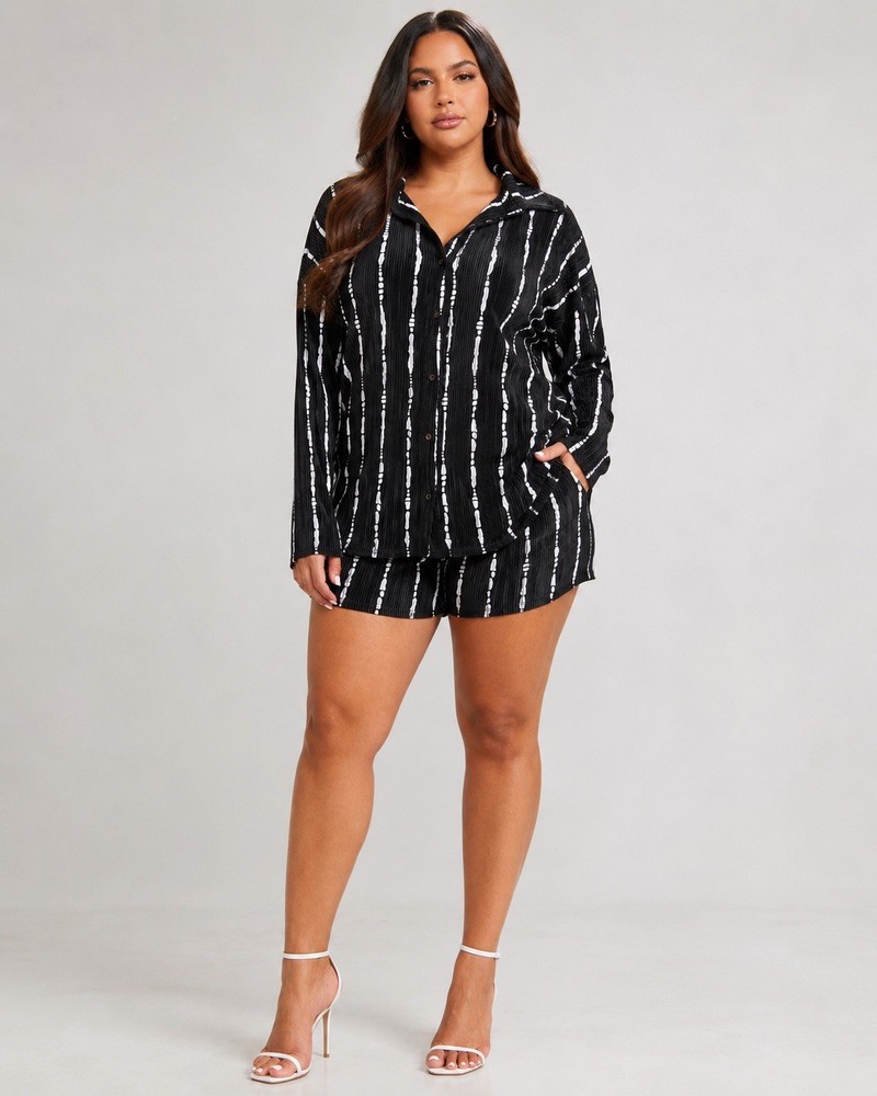 Women’s Plisse Black and White Striped Button Up Shirt & Shorts Set Size 2X
