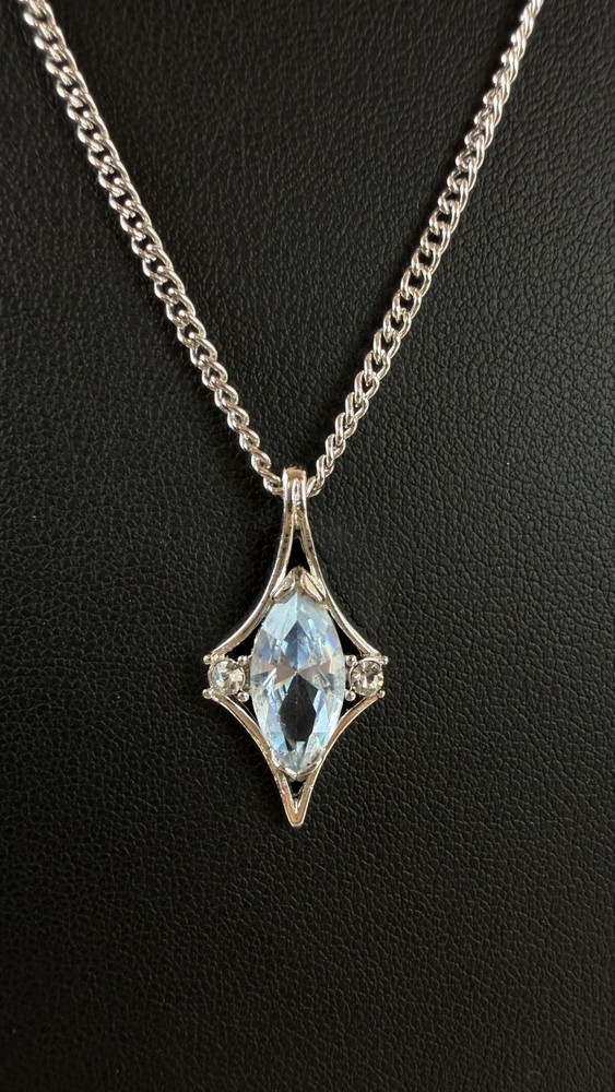 Vintage Avon Crystal Palace Necklace Blue Marquise Rhinestone Silver Tone 20