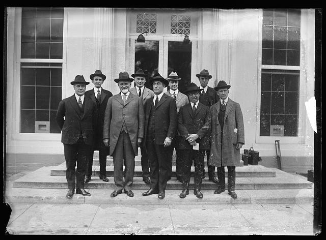 Photo:Washington DC White House Group Portrait 1921 1923 Men in Suits Hats