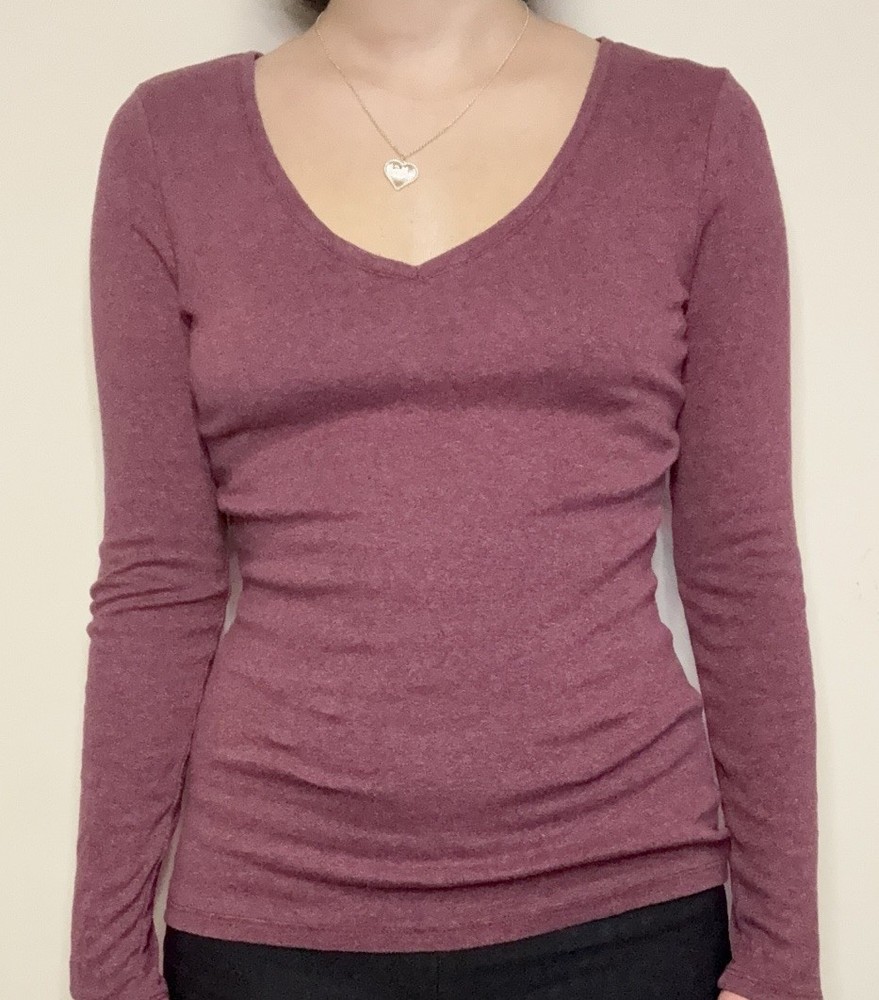 a new day burgundy long sleeve top with v neck and stretchy fabric size small