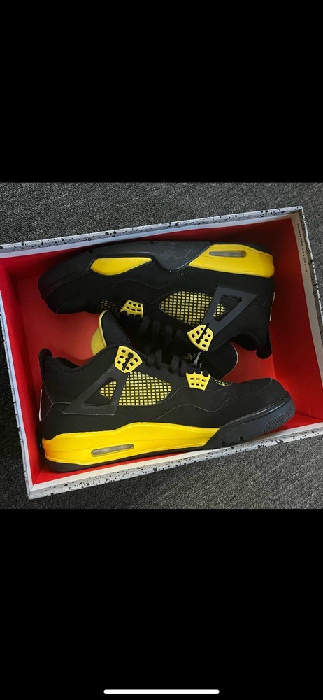 Size 11 - Jordan 4 Retro Mid Thunder