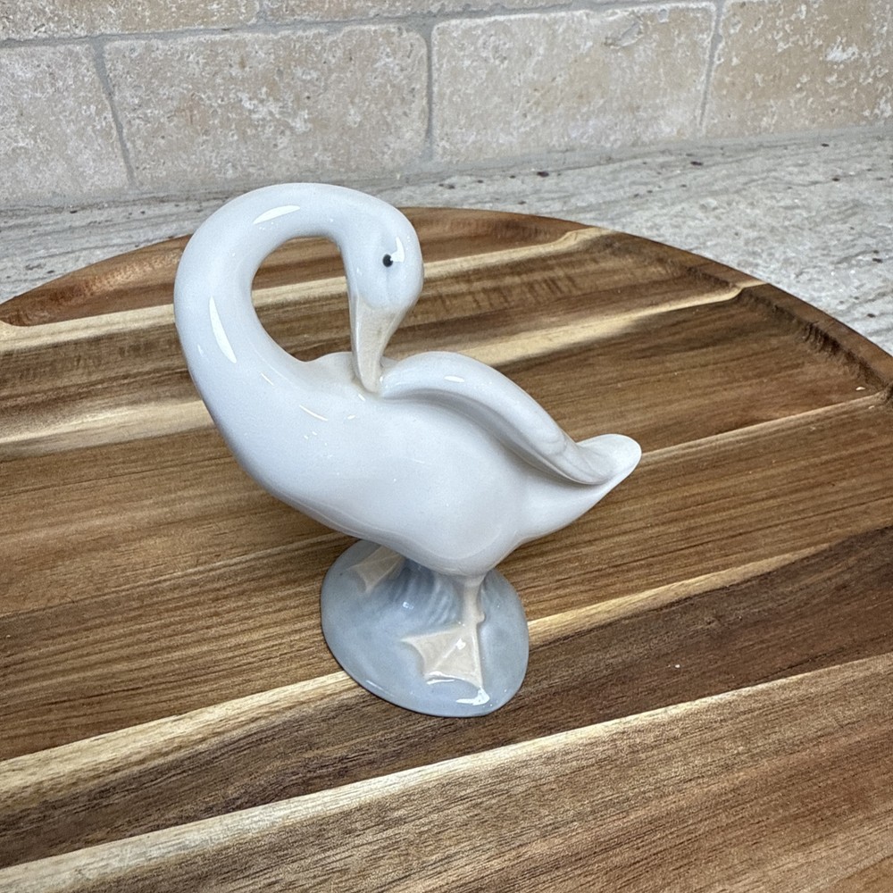 Lladro Porcelain Little Duck Figurine No. 4553 11cm H3 NS8648