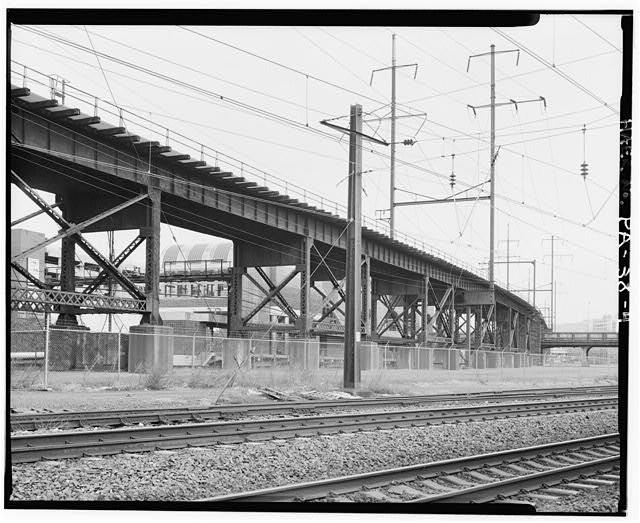 4. FROM SOUTH, LOOKING TOWARD SOUTH STREET. - Pennsylvania Railroad, West