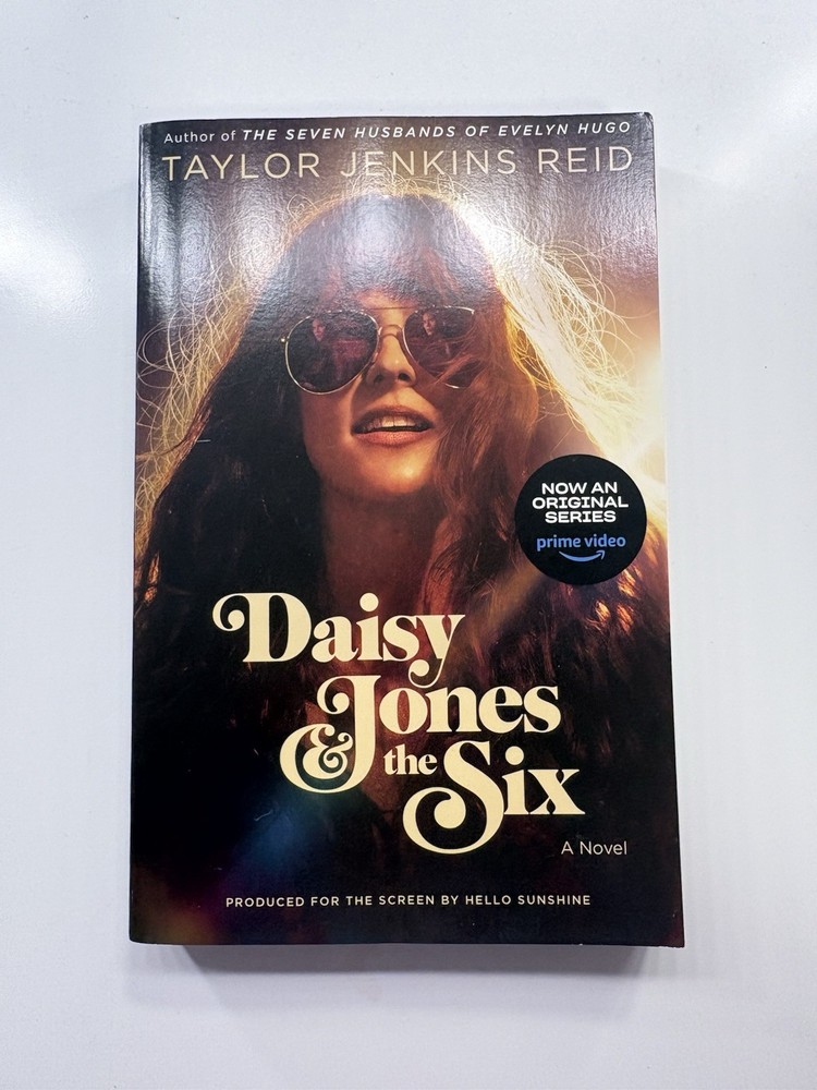 Daisy Jones and the Six:  A Novel by Taylor Jenkins Reid (2023, Trade Paperback)