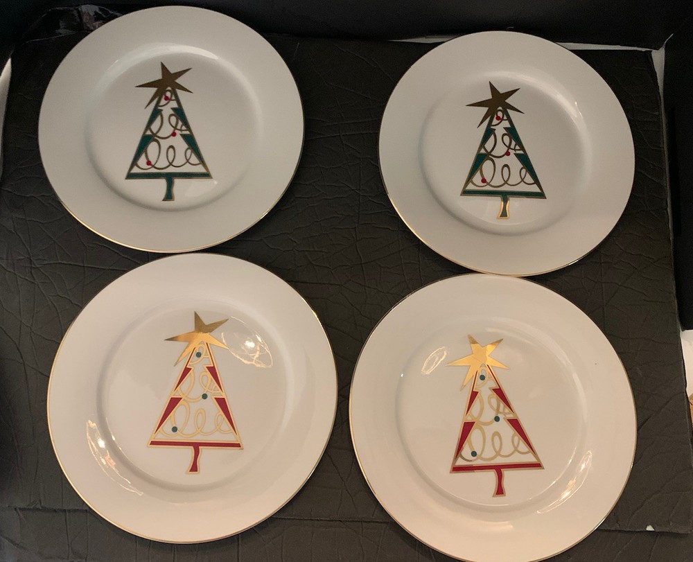 4 Pier 1 Holiday Christmas Tree Dessert Plates 7.5” 2 Red & 2 Green w/Gold Trim