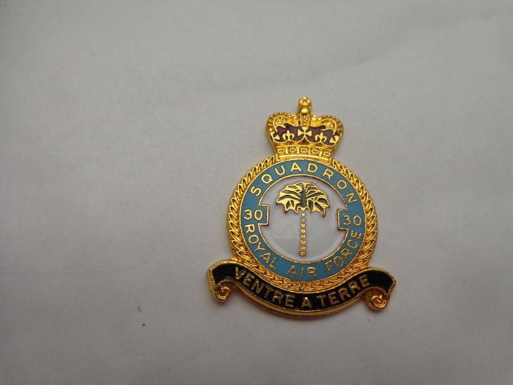 CLASSIC 30 SQUADRON RAF ROYAL AIR FORCE GOLD PLATED ENAMEL WW2 PLAQUE BADGE