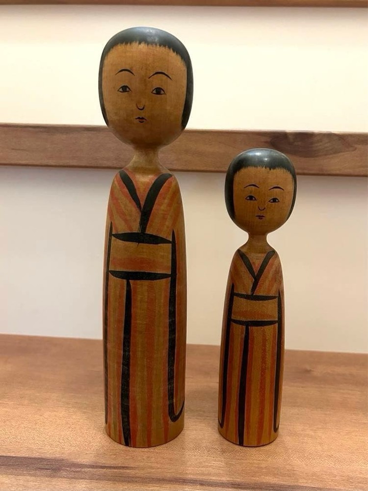 Yuji Takahashi Kokeshi Dolls Set of 2 Wooden Traditional 24cm 18cm