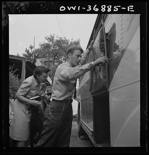 Photo:Pennsylvania Greyhound Bus Breakdown Baggage Transfer 1943 Driver