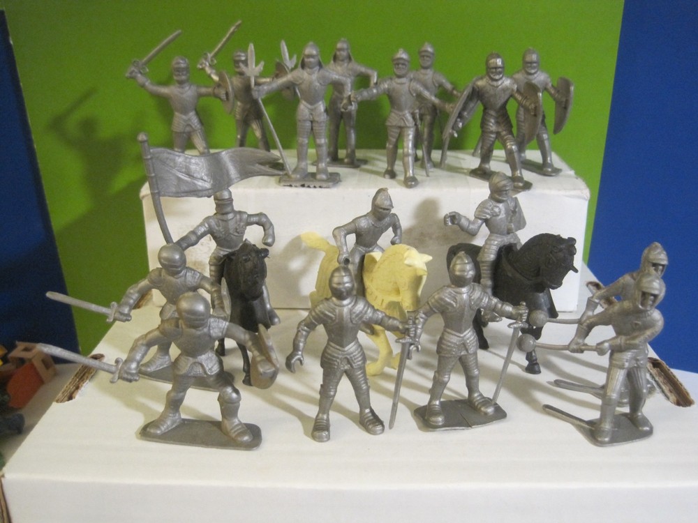 MARX VINTAGE ROBIN HOOD CASTLE PLAYSET KNIGHTS HORSE 54mm PLASTIC TOY SOLDIERS