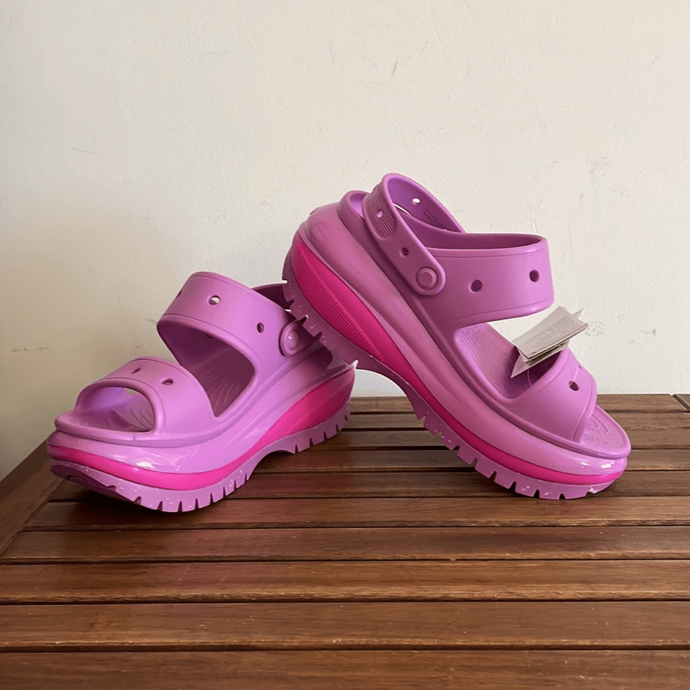 NWT Crocs Classic Mega Crush Platform Sandals Bubble Women Size 10 Men Size 8