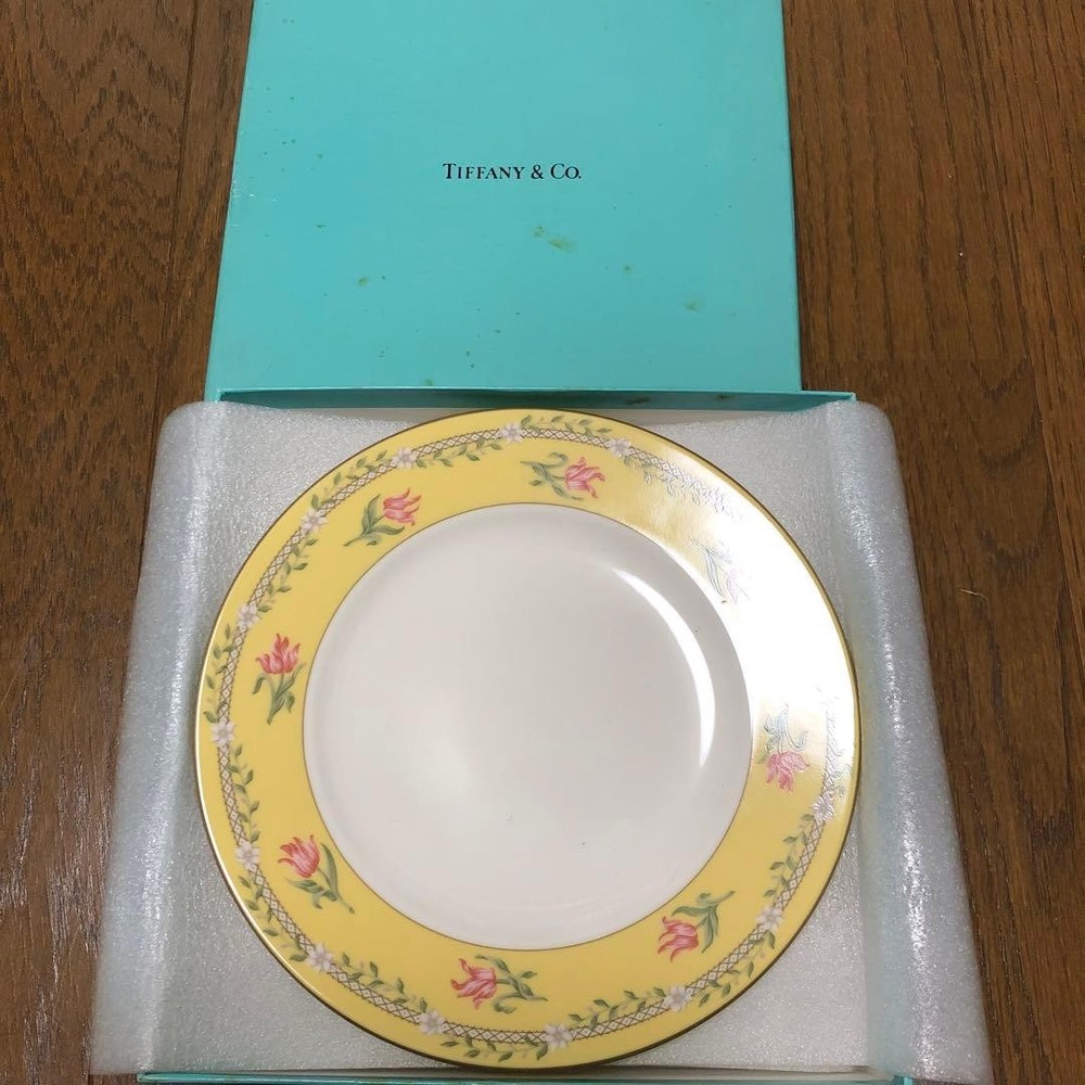 Tiffany & Co. Pink Tulip Cake Plates Set of 2 Floral 18cm  White Yellow, New