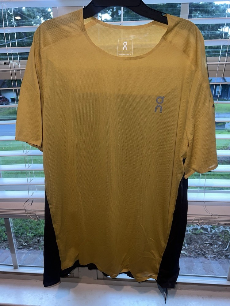 On Cloud Run On Clouds Men’s Performance T Size Medium Orange Active Shirt.