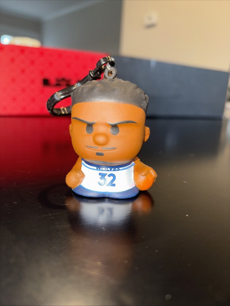 NBA Squeezy Mates Timberwolves Karl-Anthony  Towns Clip Keychain 2.5