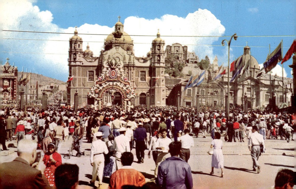 1954 Basilica Our Lady of Guadalupe Villa de Guadalupe Mexico City Postcard