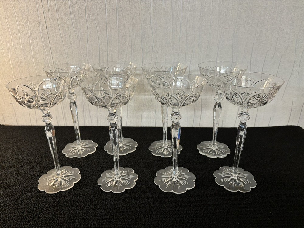 Set Of 8 Champagne Glasses In Baccarat Crystal (Price Of The Set)