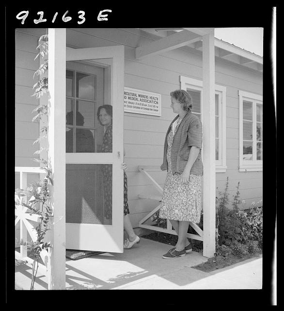 Photo:Farmersville California 1939 FSA Migratory Workers Clinic Sick Baby