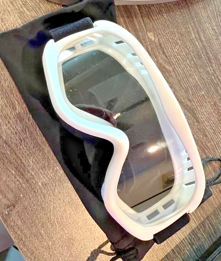 MAXJULI Helmet-Compatible Snow Goggles for Kids Age 0-4 in White and Clear Lens