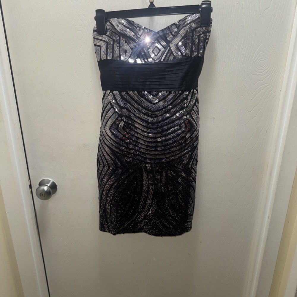 BCBGMaxAzria Strapless Black and Silver Sequined Dress Size 2