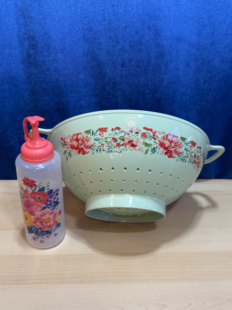 Vintage Pioneer Woman Mint Floral Melamine Colander & Bottle Set