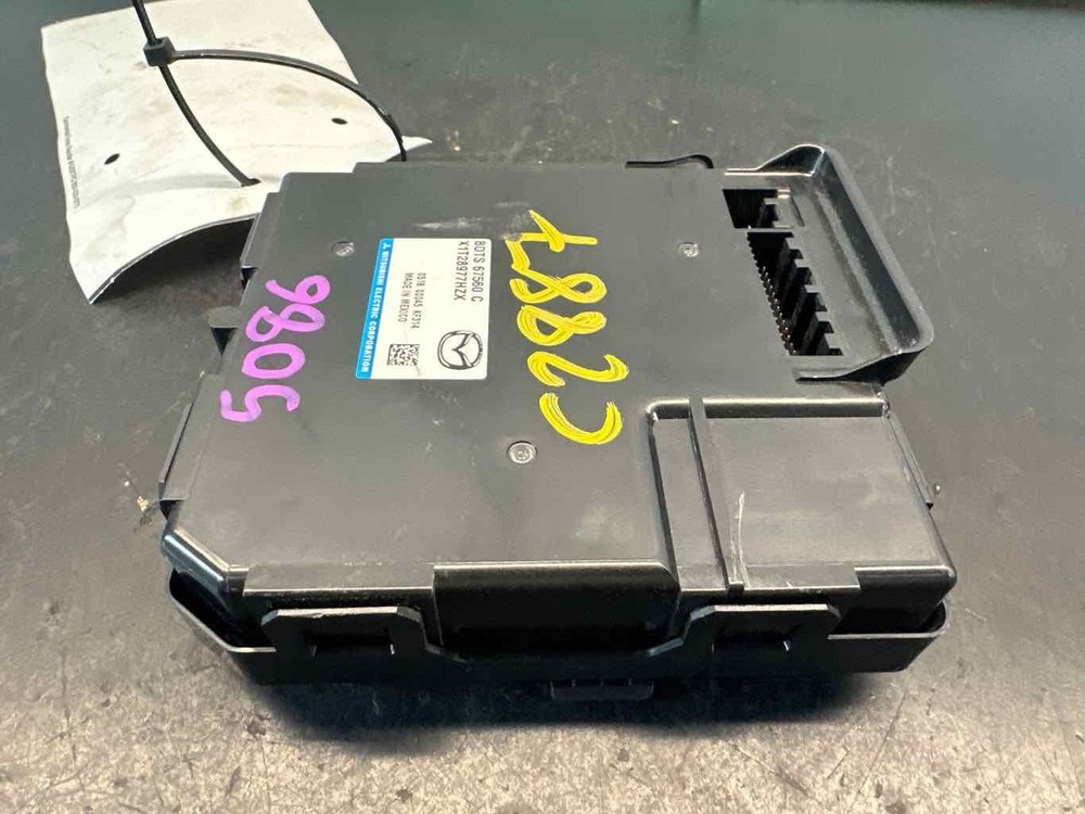 20 21 MAZDA CX30 BDTS67560C BODY CONTROL MODULE