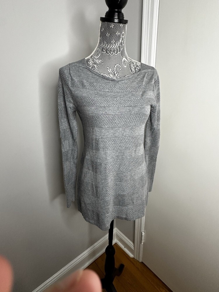 White House Black Market Women’s Tunic Small Striped Gray Textured. Boat Neck.