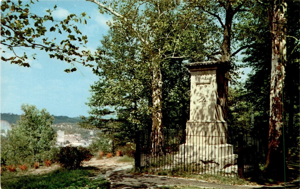 DANIEL BOONE'S GRAVE, FRANKFORT, KENTUCKY, Frank Postcard