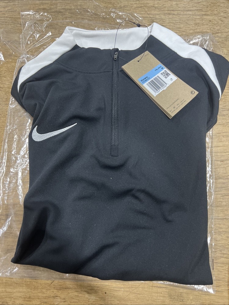 Nike Women’s Black/White Soccer Shirt - FD7669-010 - Size Medium