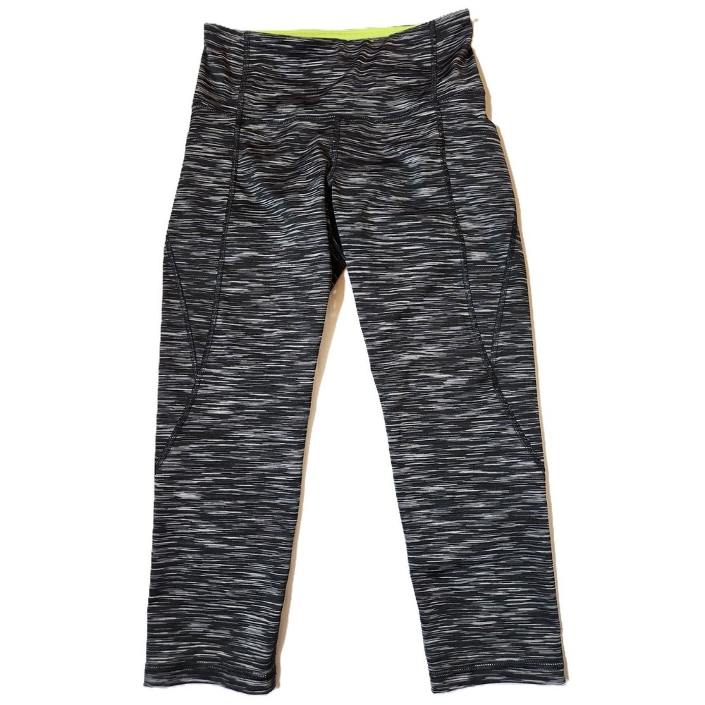Old Navy Capri Length Elevate Legging Go Dry Women's size Medium