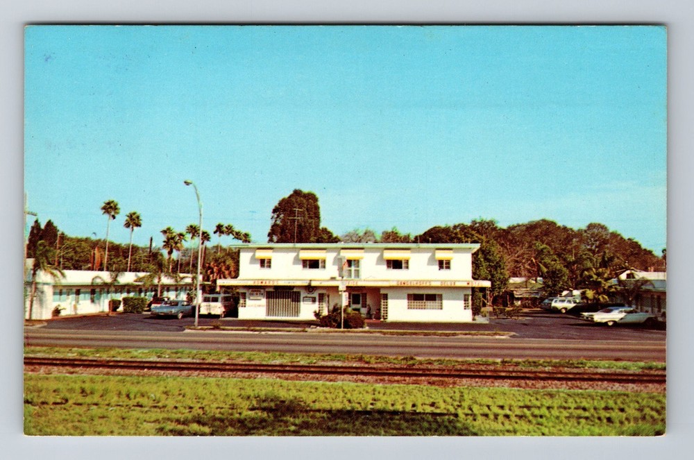 Clearwater FL-Florida Delux Motel Vintage Postcard Standard Souvenir Postal Old