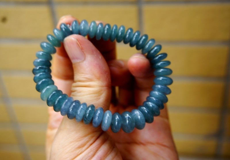 Certified Natural Grade A Jadeite Guatemalan Icy translucent Bead Bracelet 1147